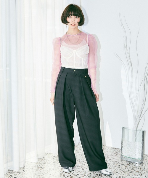 ELLEgirl（エルガール）の「ツータックワイドパンツ【ELLEgirl/エル ガール】（スラックス・レディース・ベージュ/ブラック・S/M）」の11枚目の写真