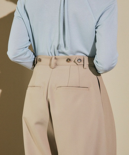 ELLEgirl（エルガール）の「ツータックワイドパンツ【ELLEgirl/エル ガール】（スラックス・レディース・ベージュ/ブラック・S/M）」の9枚目の写真