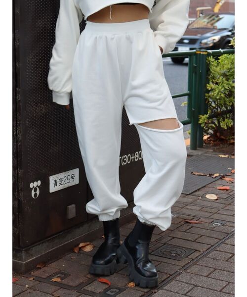 EVRIS（エヴリス）の「カットオフスウェットパンツ（スウェットパンツ・レディース・ブラック/グレー/ホワイト・FREE）」の2枚目の写真