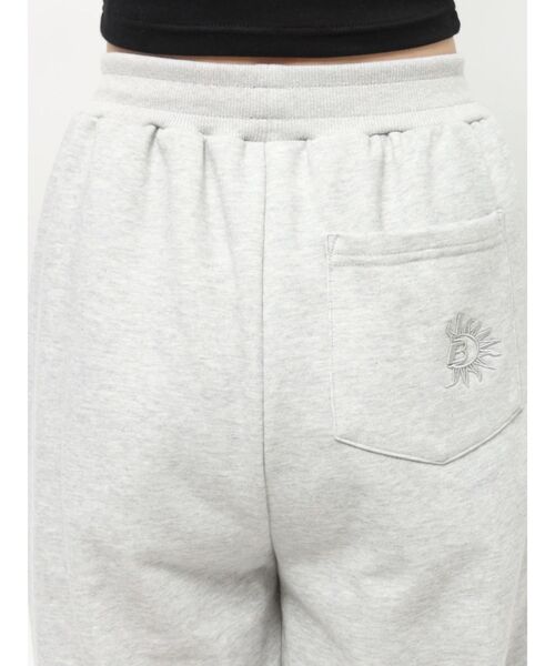 EVRIS（エヴリス）の「カットオフスウェットパンツ（スウェットパンツ・レディース・ブラック/グレー/ホワイト・FREE）」の16枚目の写真