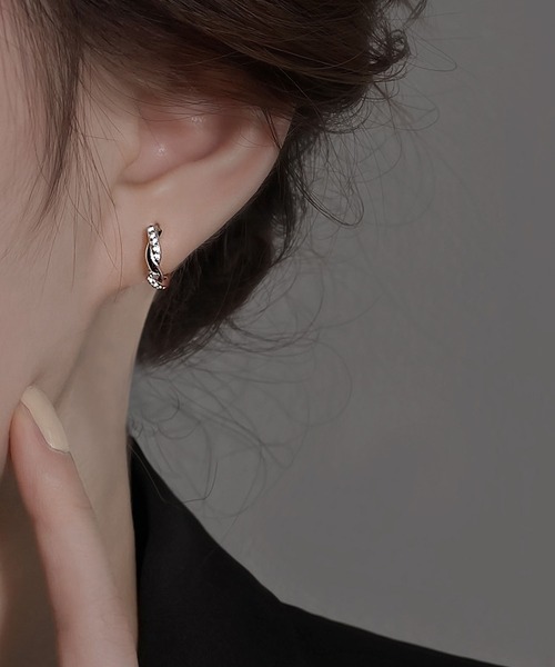 LA VORAGINE（ラ ヴォラジネ）の「アレルギー対応ミニジルコンピアス（ピアス（両耳用）・レディース・シルバー/ゴールド・FREE）」の10枚目の写真