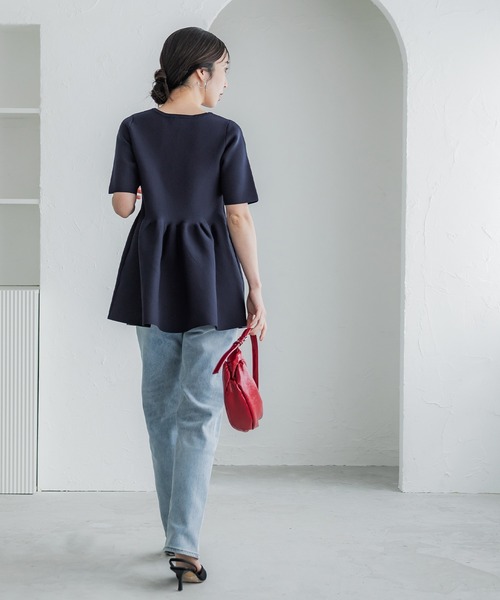 coca（coca）（コカ）の「スポンディッシュニットペプラムトップス（Tシャツ/カットソー・レディース・ブラック/アイボリー/ネイビー/ホワイト/グレイッシュベージュ/ライトピンク・M/L/S）」の9枚目の写真