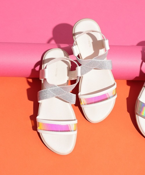 GLOBAL WORK(グローバルワーク)の「ラクラク/ゴムクロスサンダル/110730(サンダル・キッズ・オフホワイト/シルバー/ブラック・23cm/22cm/21cm/20㎝)」の2枚目の写真