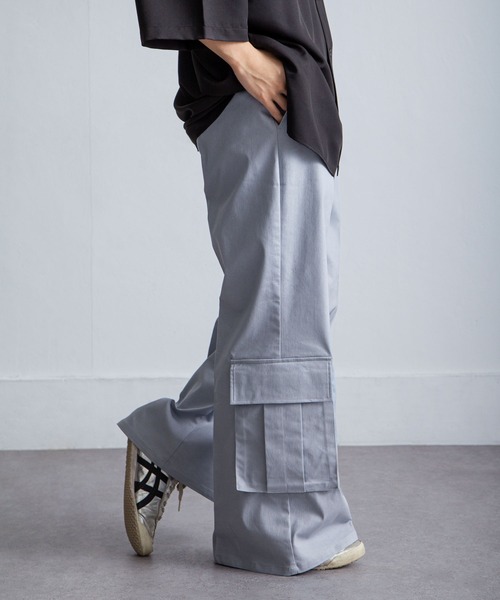 NILWAY(ニルウェイ)の「アンダーポケットフレアカーゴスラックス/アンダーポケットデザインフレア カーゴパンツ(カーゴパンツ・メンズ・ダークグレー/ライトグレー/ブラック・MEDIUM/LARGE/SMALL)」の20枚目の写真