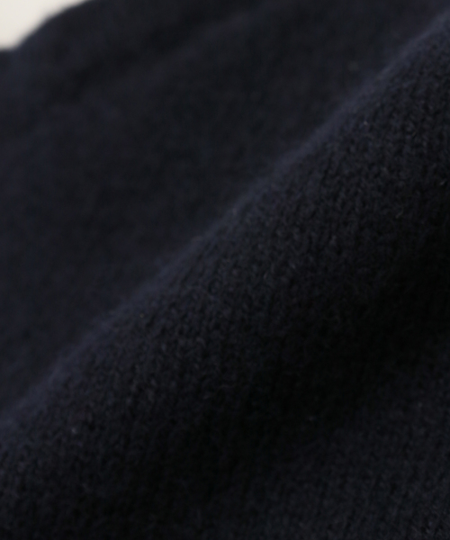 extreme cashmere（エクストリーム　カシミヤ）の「EXTREME CASHMERE （エクストリーム カシミヤ） Bralette（その他トップス・レディース・ライトグレー/ネイビー・FREE）」の13枚目の写真