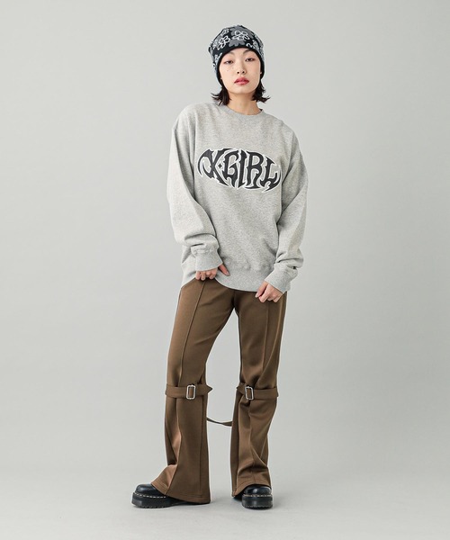 X-girl(エックスガール)の「TRIBAL SHAPED LOGO PATCH CREWNECK SWEAT TOP(スウェット・レディース・アッシュ/ブラック/ブラウン・S/M/L/XL)」の6枚目の写真