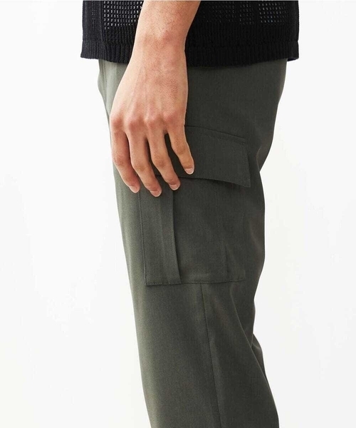 MK MICHEL KLEIN HOMME （エムケーミッシェルクランオム）の「【ラスト１/残りわずか/在庫限り】クロップドカーゴパンツ / シャリポリストレッチ（カーゴパンツ・メンズ・グレー/ライトカーキ/ネイビー・50/48/46）」の7枚目の写真