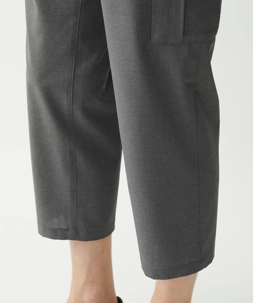 MK MICHEL KLEIN HOMME （エムケーミッシェルクランオム）の「【ラスト１/残りわずか/在庫限り】クロップドカーゴパンツ / シャリポリストレッチ（カーゴパンツ・メンズ・グレー/ライトカーキ/ネイビー・50/48/46）」の21枚目の写真