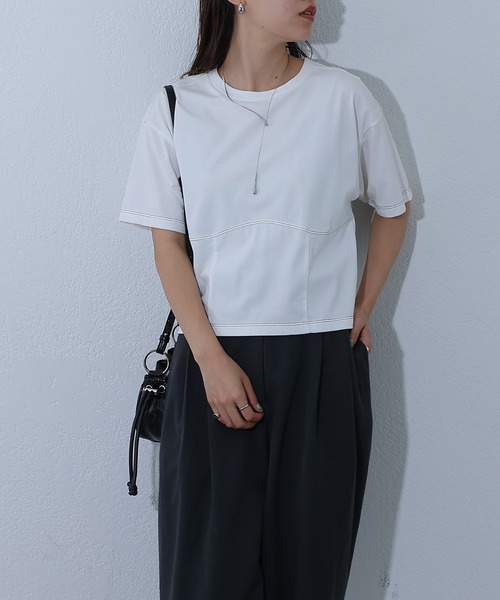 COLONY 2139(コロニートゥーワンスリーナイン)の「キレイメ天竺ステッチデザインTシャツ(Tシャツ/カットソー・レディース・オフホワイト/ブラック・FREE)」の21枚目の写真