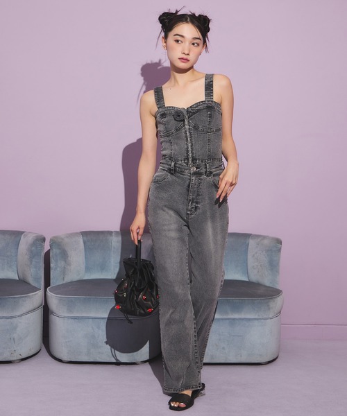 one after another NICE CLAUP（ワンアフターアナザーナイスクラップ）の「ローズブローチ付きビスチェセットパンツ（サロペット/オーバーオール・レディース・ブラック/サックスブルー/ブルー・MEDIUM/SMALL）」の2枚目の写真