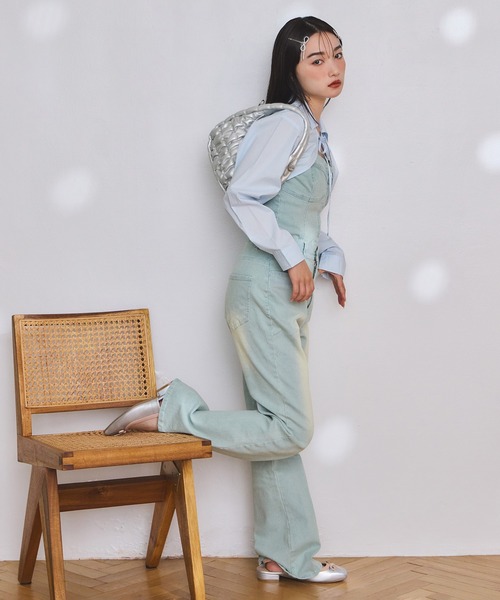 one after another NICE CLAUP（ワンアフターアナザーナイスクラップ）の「ローズブローチ付きビスチェセットパンツ（サロペット/オーバーオール・レディース・ブラック/サックスブルー/ブルー・MEDIUM/SMALL）」の20枚目の写真