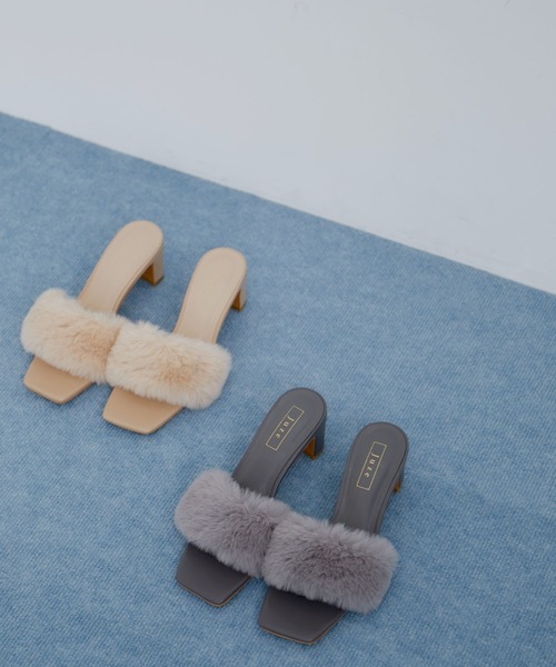 Juze(ジュゼ)の「ファーサンダル(ドレスシューズ・レディース・グレー/ベージュ系その他2・S/M/L)」の3枚目の写真