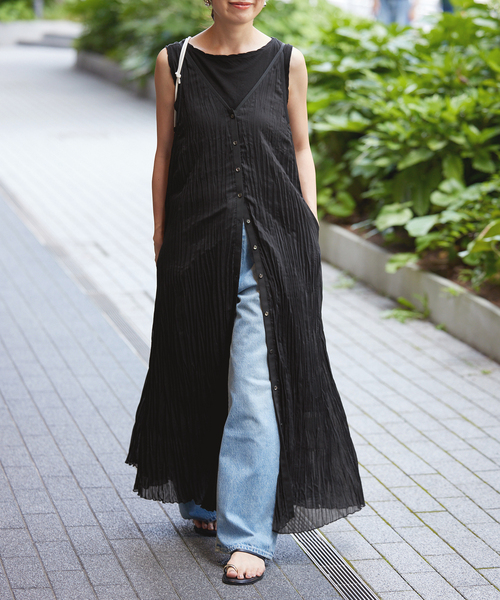 IENA(イエナ)の「シアープリーツワンピース(ワンピース・レディース・ブラック/ホワイト・36/38)」の3枚目の写真