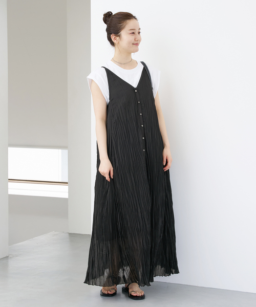 IENA(イエナ)の「シアープリーツワンピース(ワンピース・レディース・ブラック/ホワイト・36/38)」の4枚目の写真