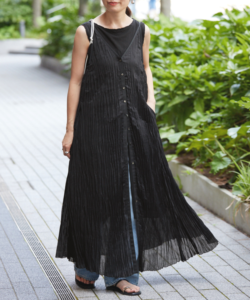 IENA(イエナ)の「シアープリーツワンピース(ワンピース・レディース・ブラック/ホワイト・36/38)」の12枚目の写真