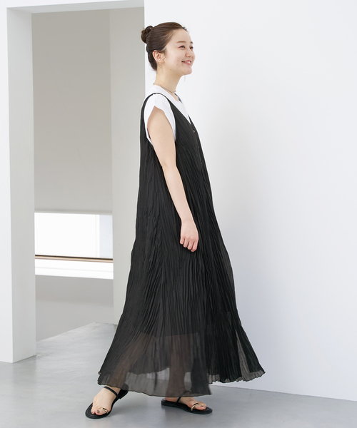 IENA(イエナ)の「シアープリーツワンピース(ワンピース・レディース・ブラック/ホワイト・36/38)」の13枚目の写真