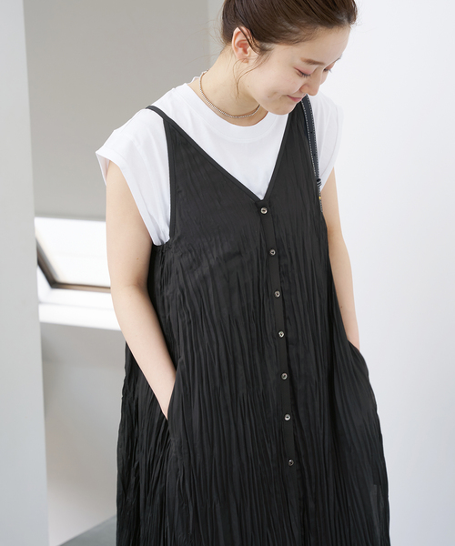 IENA(イエナ)の「シアープリーツワンピース(ワンピース・レディース・ブラック/ホワイト・36/38)」の19枚目の写真