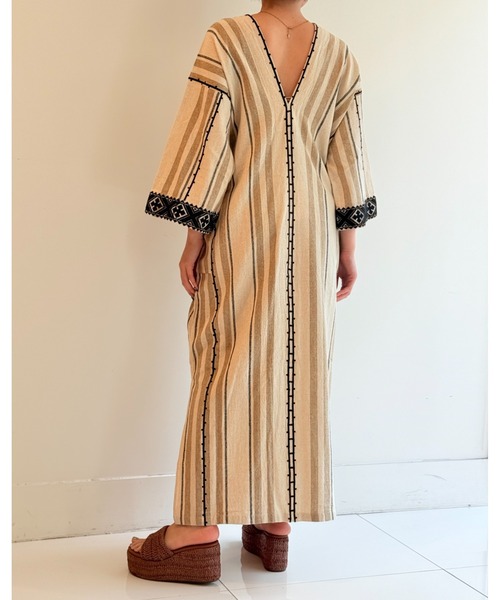 Sara mallika】刺繍ストライプワンピース セール】C.SILK STRIPE