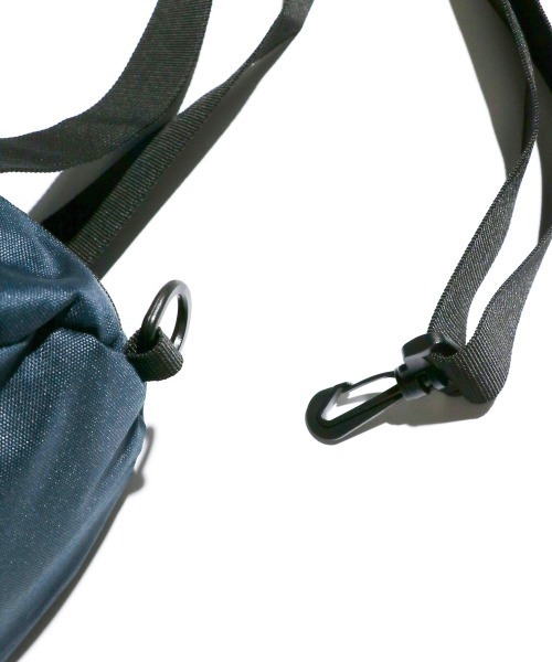 PENNEYS(ぺニーズ)の「PENNEY'S / ペニーズ THE FOX 2WAY MINI DRUM BAG ミニドラムバッグ ワンポイント ブランドロゴ(ドラムバッグ・メンズ・ネイビー/ベージュ/ブラック/オリーブ・FREE)」の15枚目の写真