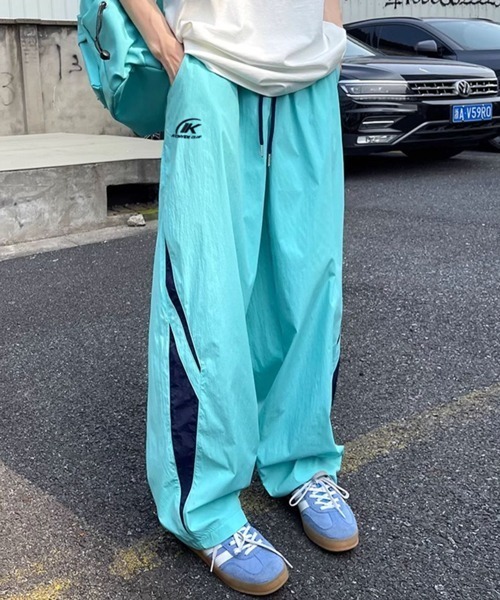 NOWLE（ノウル）の「【NOWLE】サイドライン ワイド シャカシャカ パンツ（その他パンツ・メンズ・イエロー/サックスブルー・LARGE/MEDIUM/SMALL/X-LARGE）」の5枚目の写真