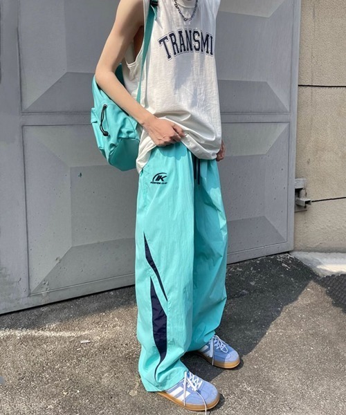 NOWLE（ノウル）の「【NOWLE】サイドライン ワイド シャカシャカ パンツ（その他パンツ・メンズ・イエロー/サックスブルー・LARGE/MEDIUM/SMALL/X-LARGE）」の7枚目の写真