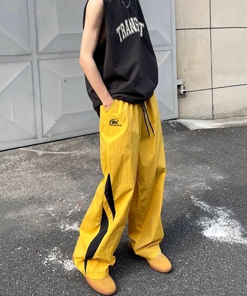 NOWLE（ノウル）の「【NOWLE】サイドライン ワイド シャカシャカ パンツ（その他パンツ・メンズ・イエロー/サックスブルー・LARGE/MEDIUM/SMALL/X-LARGE）」の10枚目の写真