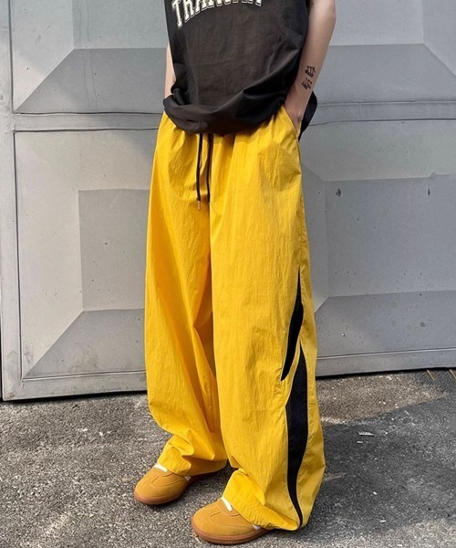 NOWLE（ノウル）の「【NOWLE】サイドライン ワイド シャカシャカ パンツ（その他パンツ・メンズ・イエロー/サックスブルー・LARGE/MEDIUM/SMALL/X-LARGE）」の14枚目の写真