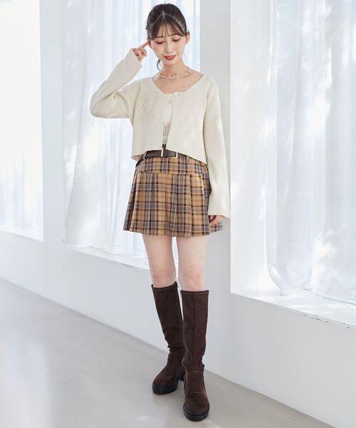 MAJESTIC LEGON（マジェスティックレゴン）の「リボンエンブロイダリーカーディガン（カーディガン/ボレロ・レディース・アイボリー/ピンク/ライトグレー/ブラック/ボルドー・MEDIUM）」の2枚目の写真