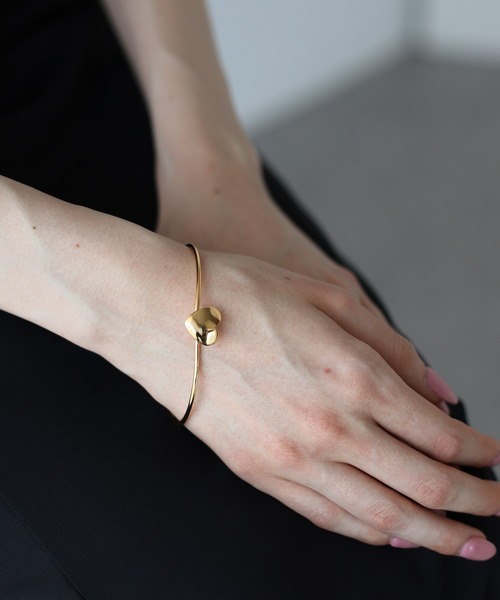 BLUEEAST（ブルーイースト）の「ハートメタルバングル（バングル/リストバンド・レディース・シルバー/ゴールド・FREE）」の7枚目の写真