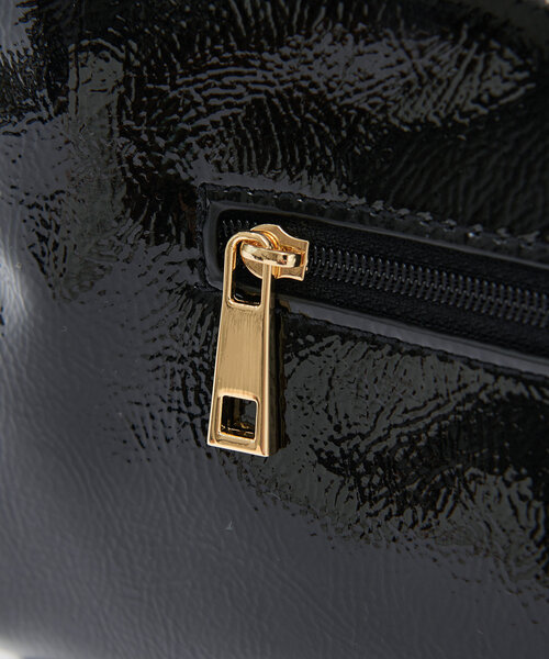 RIVE DROITE（リヴドロワ）の「【コーデのポイントに】パテントレザーミニバッグ（ショルダーバッグ・レディース・ブラック/カーキ・FREE）」の22枚目の写真