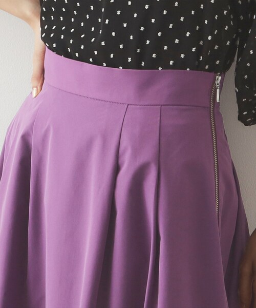 OPAQUE.CLIP（オペークドットクリップ）の「◆メモリータフタ フレアスカート【洗濯機洗い可】（スカート・レディース・ブラック/ブラウン系その他/パープル系・40/38）」の19枚目の写真