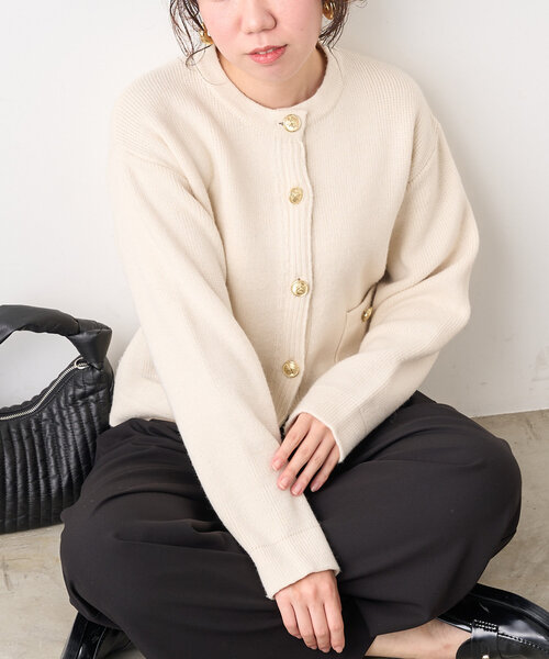 Jena espace merveilleux(ジェナ エスパスメルヴェイユ)の「メタルボタンカーディガン(カーディガン/ボレロ・レディース・アイボリー/チャコールグレー/ブルー・FREE)」の10枚目の写真