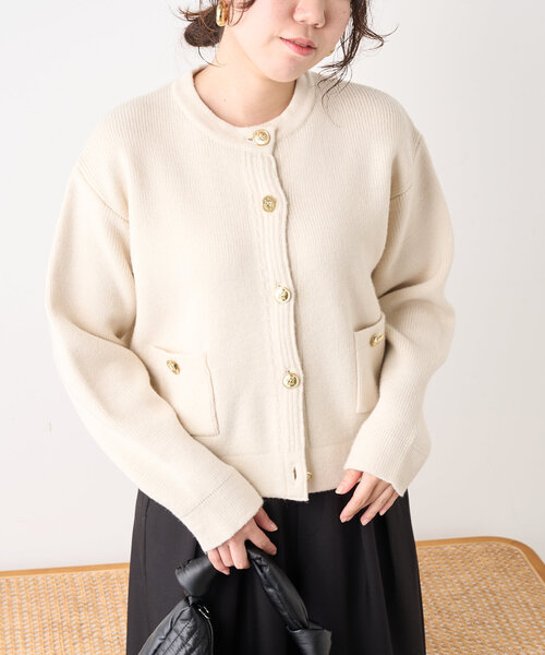 Jena espace merveilleux(ジェナ エスパスメルヴェイユ)の「メタルボタンカーディガン(カーディガン/ボレロ・レディース・アイボリー/チャコールグレー/ブルー・FREE)」の11枚目の写真