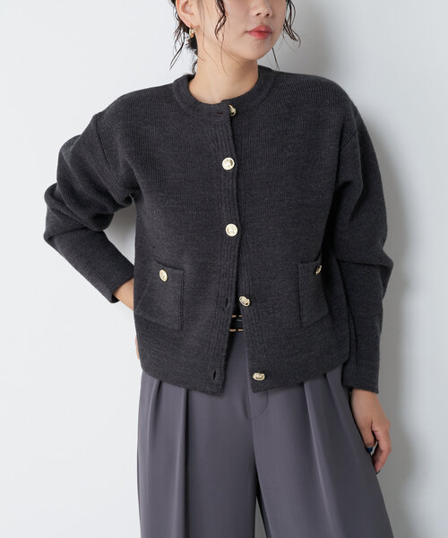 Jena espace merveilleux(ジェナ エスパスメルヴェイユ)の「メタルボタンカーディガン(カーディガン/ボレロ・レディース・アイボリー/チャコールグレー/ブルー・FREE)」の16枚目の写真