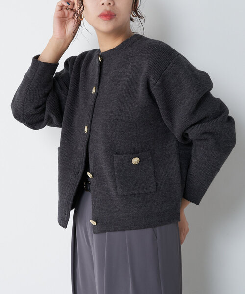 Jena espace merveilleux(ジェナ エスパスメルヴェイユ)の「メタルボタンカーディガン(カーディガン/ボレロ・レディース・アイボリー/チャコールグレー/ブルー・FREE)」の18枚目の写真