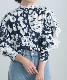 フリルスリーブ花柄ブラウス