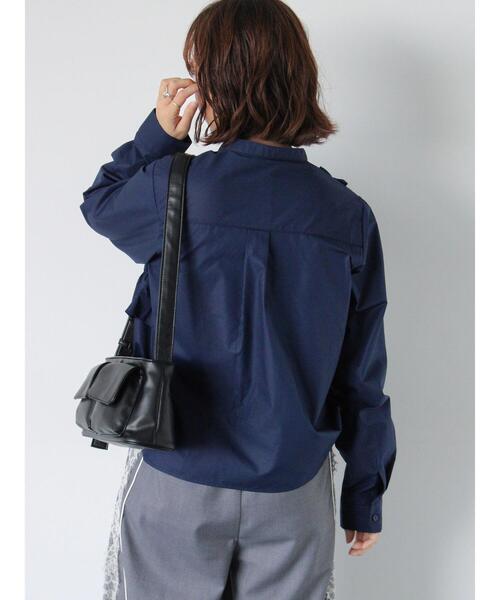 ehka sopo（エヘカソポ）の「フリル付バンドカラーシャツ（シャツ/ブラウス・レディース・ブルー/オフホワイト/ネイビー・F）」の5枚目の写真