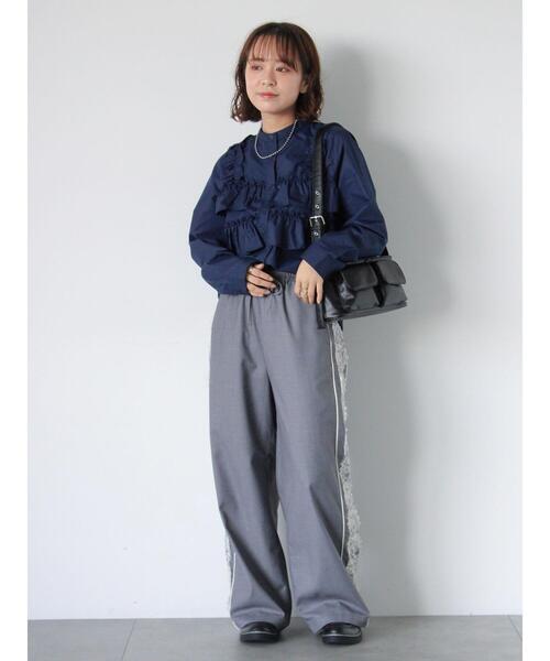 ehka sopo（エヘカソポ）の「フリル付バンドカラーシャツ（シャツ/ブラウス・レディース・ブルー/オフホワイト/ネイビー・F）」の6枚目の写真