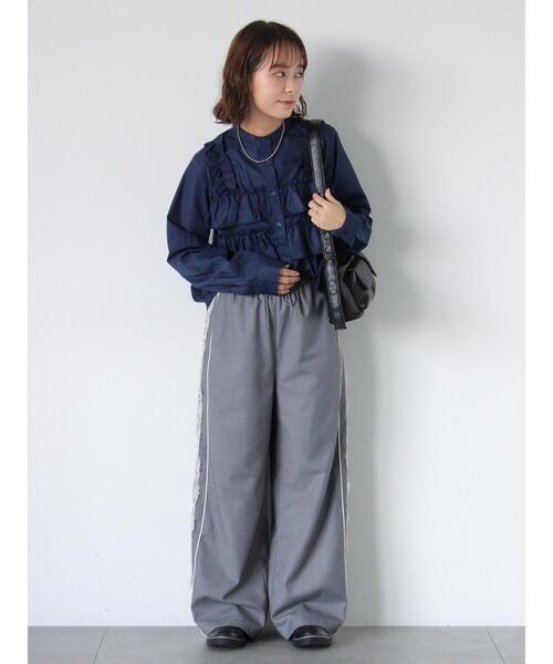 ehka sopo（エヘカソポ）の「フリル付バンドカラーシャツ（シャツ/ブラウス・レディース・ブルー/オフホワイト/ネイビー・F）」の7枚目の写真