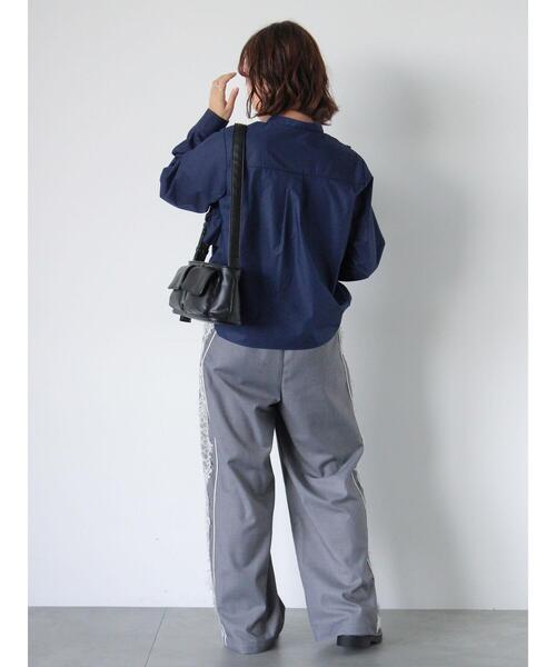 ehka sopo（エヘカソポ）の「フリル付バンドカラーシャツ（シャツ/ブラウス・レディース・ブルー/オフホワイト/ネイビー・F）」の9枚目の写真