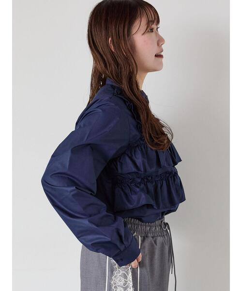 ehka sopo（エヘカソポ）の「フリル付バンドカラーシャツ（シャツ/ブラウス・レディース・ブルー/オフホワイト/ネイビー・F）」の13枚目の写真