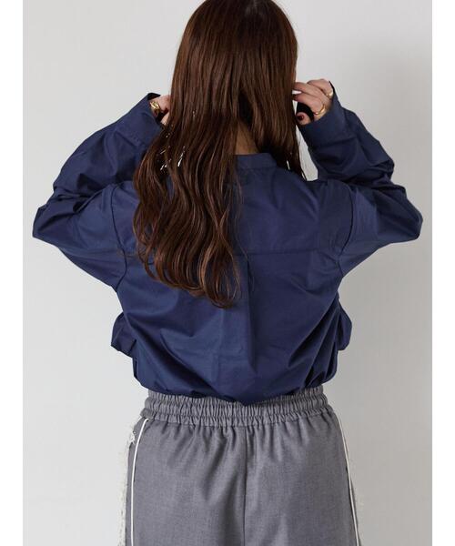 ehka sopo（エヘカソポ）の「フリル付バンドカラーシャツ（シャツ/ブラウス・レディース・ブルー/オフホワイト/ネイビー・F）」の14枚目の写真