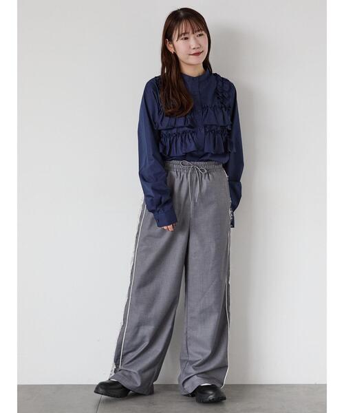 ehka sopo（エヘカソポ）の「フリル付バンドカラーシャツ（シャツ/ブラウス・レディース・ブルー/オフホワイト/ネイビー・F）」の15枚目の写真