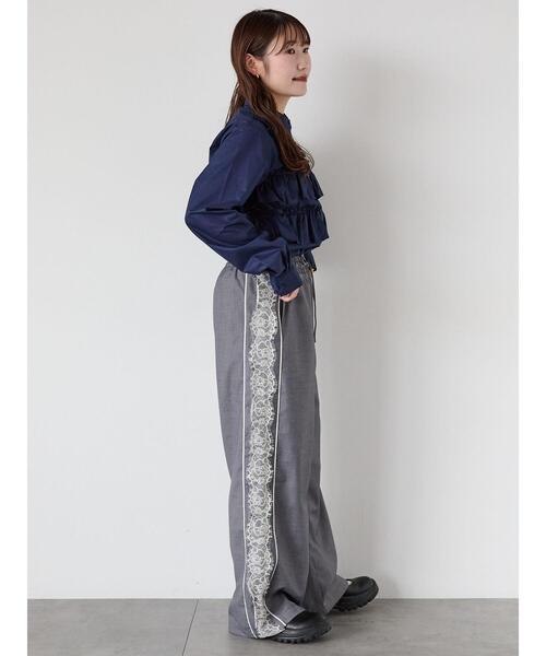 ehka sopo（エヘカソポ）の「フリル付バンドカラーシャツ（シャツ/ブラウス・レディース・ブルー/オフホワイト/ネイビー・F）」の17枚目の写真