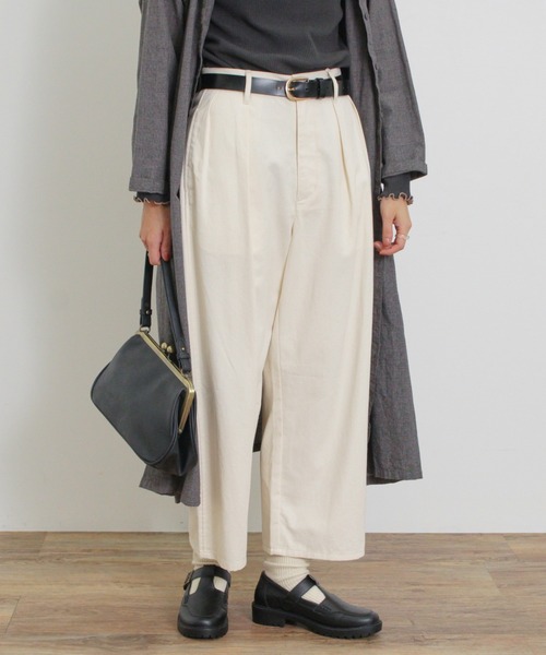 Samansa Mos2(サマンサ モスモス)の「ツータックワイドチノトラウザー(チノパンツ・レディース・ナチュラル/カーキ/ダークベージュ/ダークネイビー・マルチサイズ)」の14枚目の写真