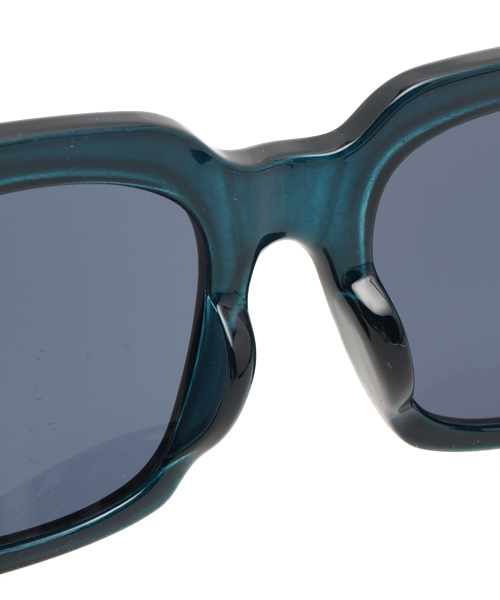 MOUSSY（マウジー）の「CHARACTERISTIC EYE WEAR（サングラス・レディース・カーキ系/ネイビー・FREE）」の7枚目の写真