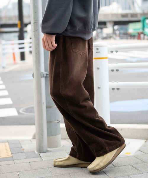 WEGO（ウィゴー）の「WEGO/イージーバレルレッグコーデュロイパンツ（チノパンツ・メンズ・チャコール/ブラウン・LARGE/MEDIUM）」の12枚目の写真