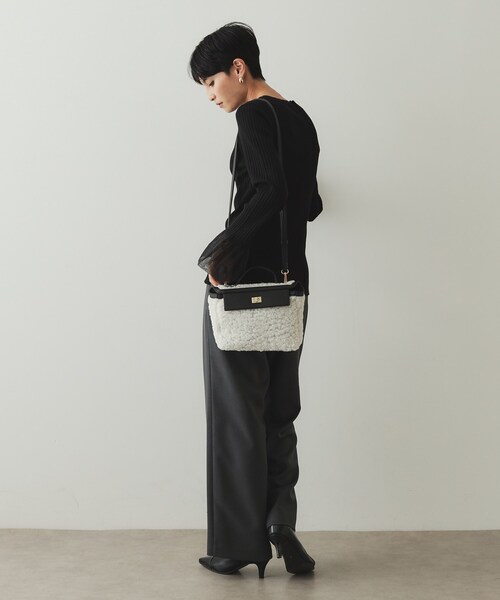 OPAQUE.CLIP（オペークドットクリップ）の「【2WAY】ボアトリミングスクエアデザインバッグ（ハンドバッグ・レディース・チャコールグレー/オフホワイト・00）」の19枚目の写真