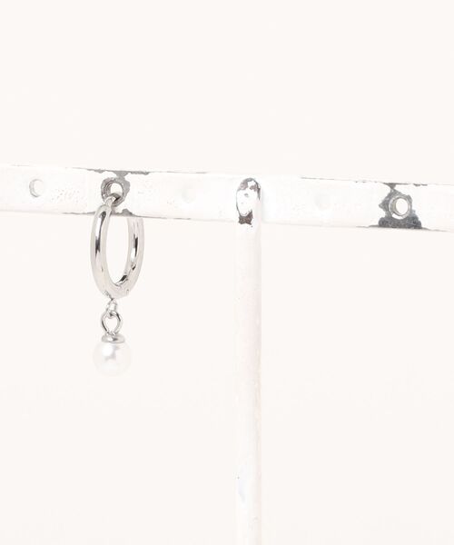 Diliraba（ディリラバ）の「【Diliraba】ステンレスフープ 揺れるパールピアスセット（ピアス（両耳用）・レディース・シルバー/ゴールド・FREE）」の9枚目の写真