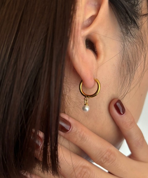 セール】【Diliraba】ステンレスフープ 揺れるパールピアス